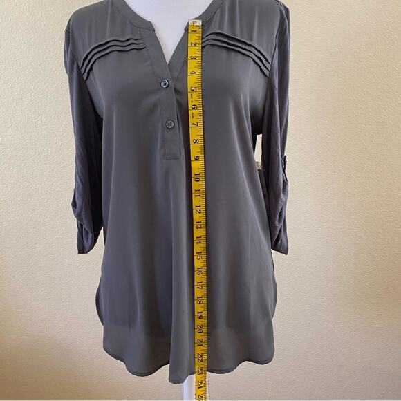 Soho New York & Company Women’s 3/4" Sleeves V-Neck Blouse Gray Size M NWT - Picture 4 of 7